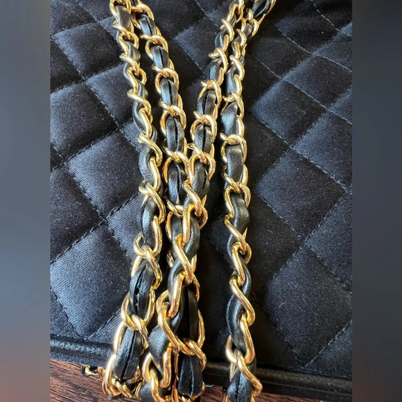 Vintage St. John Womens Black Canvas Quilted Tote Chain Strap - Picture 15 of 16